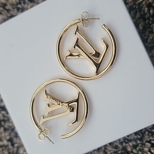 Hoop earrings with Logo LV